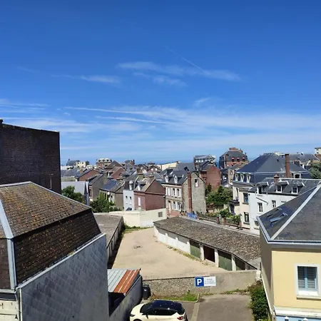 G9355 * Étretat